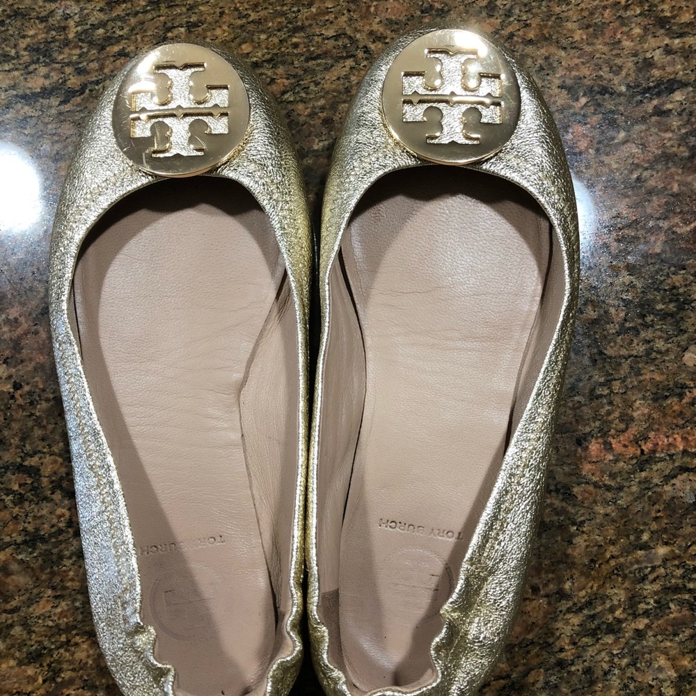 AUTH TORY BRUCH GOLD FLATS SIZE 6 - Picture 2 of 6